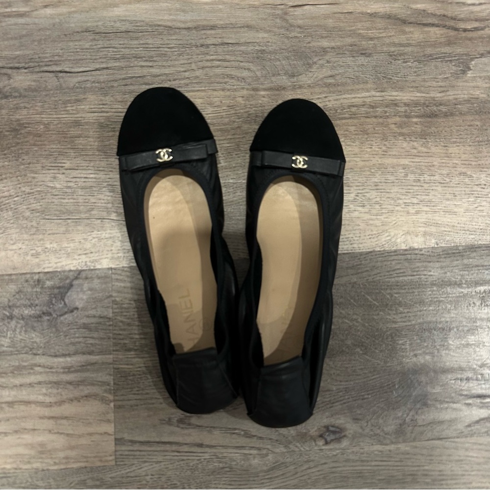 COPY - CHANEL Black ballerina flat